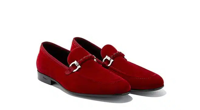 ferragamo-uomo-inverno-2017-scarpe-rosse-camoscio