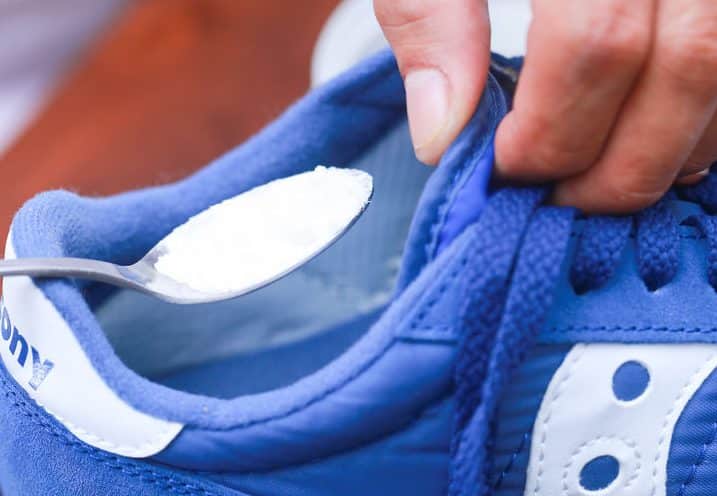 Perché le scarpe da ginnastica puzzano? e come evitarlo? scarpe ... Come togliere la puzza dalle scarpe