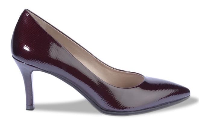 donna-mellusodecollete-vernice-bordeaux