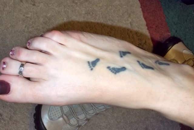 cute-footprints-tattoo-on-right-foot-for-girls