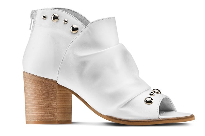bata tronchetto bianco borchie pe18